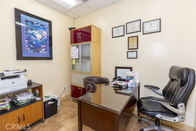 6624 Van Nuys Boulevard, Van Nuys CA: https://media.crmls.org/medias/0f673f81-6fc8-4046-baa0-6684111e3635.jpg