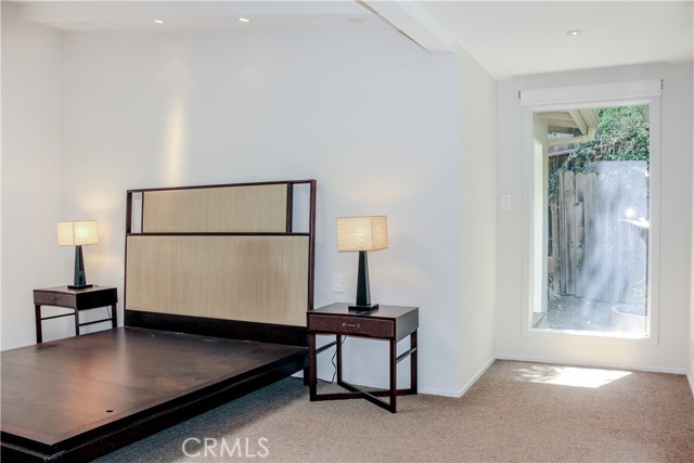 2412 Canyon Oak Drive, Los Angeles CA: https://media.crmls.org/medias/0f67c7ef-3d6a-42b4-9216-6ff02bd81efa.jpg