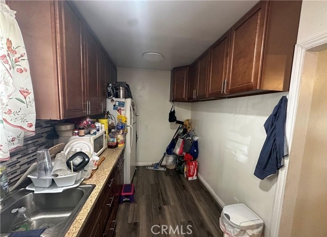 Detail Gallery Image 10 of 21 For 10673 Saticoy, Sun Valley,  CA 91352 - 3 Beds | 1 Baths