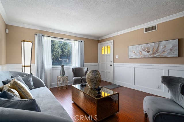 Detail Gallery Image 5 of 28 For 4088 Lively, Riverside,  CA 92505 - 4 Beds | 2 Baths