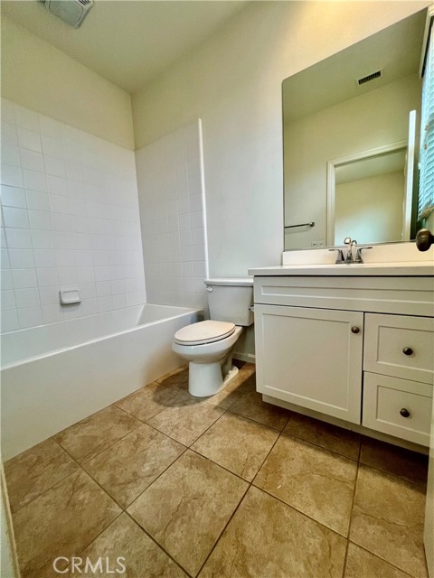 110 Waterleaf, Irvine CA: https://media.crmls.org/medias/0f68b17b-577d-4121-9a5f-c7e256cc0e0a.jpg