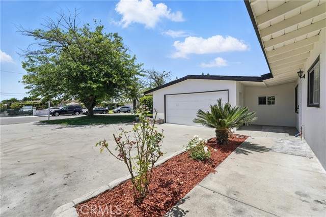 910 S Kenmore Street, Anaheim CA: https://media.crmls.org/medias/0f68c73c-9352-47c6-911a-1a3c8fd90662.jpg