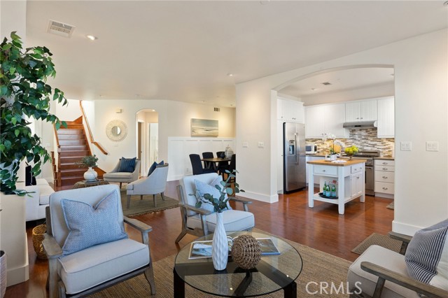 1800 Pacific Coast Hwy, Redondo Beach, California 90277, 3 Bedrooms Bedrooms, ,2 BathroomsBathrooms,Residential,Sold,Pacific Coast Hwy,PV21266567