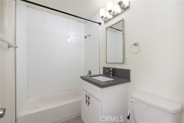 Detail Gallery Image 10 of 23 For 2703 Curtis Ave #3,  Redondo Beach,  CA 90278 - 1 Beds | 1 Baths