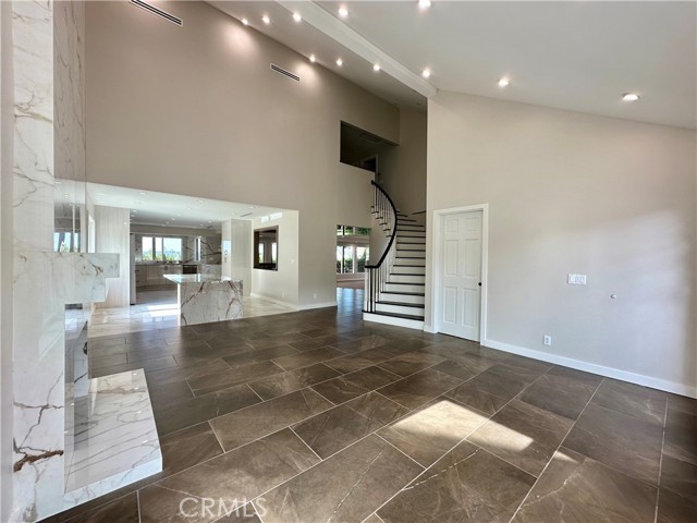 1716 Via La Paz, Burbank CA: https://media.crmls.org/medias/0f6cd290-d647-458a-8829-76ddc9099ef2.jpg