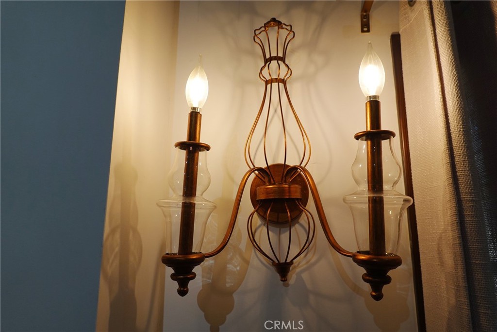 https://media.crmls.org/medias/0f6d014b-722f-4e04-b366-96c7dcb7739e.jpg?preset=X-Large