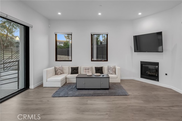 5196 Orange Place, Los Angeles CA: https://media.crmls.org/medias/0f6d67b2-a6a0-4653-98df-7a60cd74741e.jpg