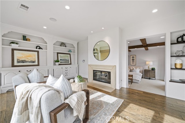 Detail Gallery Image 34 of 66 For 110 via Trieste, Newport Beach,  CA 92663 - 5 Beds | 5/1 Baths