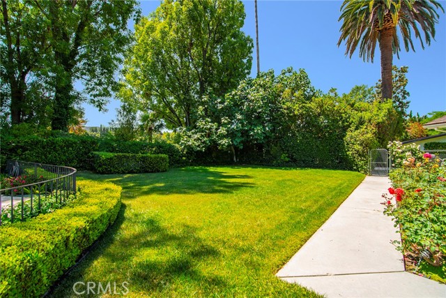 Detail Gallery Image 45 of 48 For 4510 Triste Pl, Tarzana,  CA 91356 - 4 Beds | 3 Baths