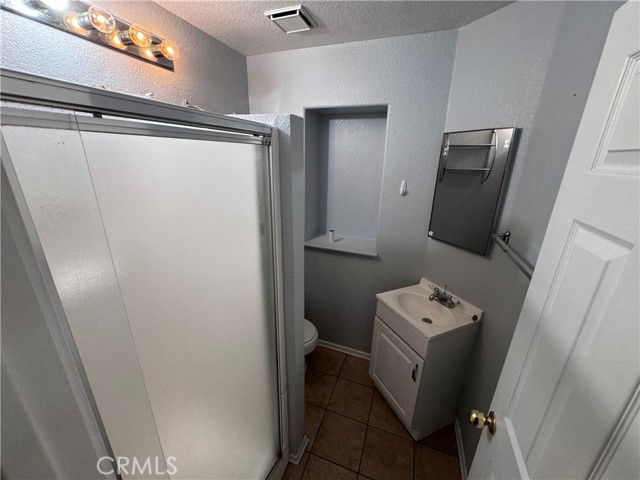 Detail Gallery Image 15 of 30 For 13208 Berkeley Ln, Victorville,  CA 92392 - 4 Beds | 2/1 Baths