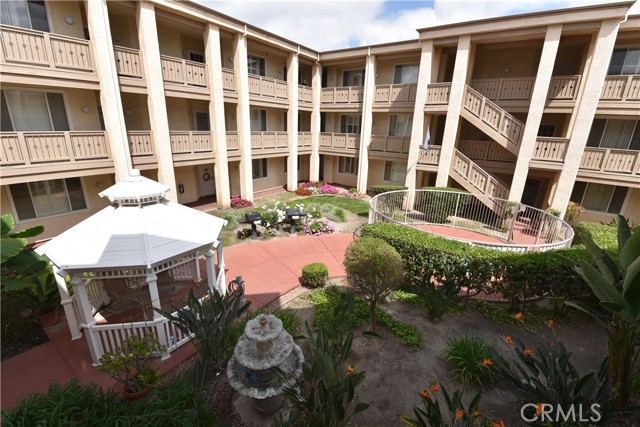 Detail Gallery Image 14 of 17 For 130 S Barranca St #209,  West Covina,  CA 91791 - 1 Beds | 1 Baths