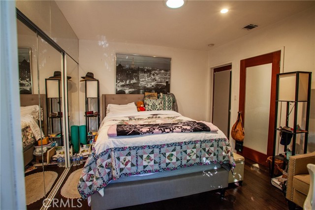 Detail Gallery Image 10 of 16 For 12413 Westminster Ave, Los Angeles,  CA 90066 - 6 Beds | 6/2 Baths