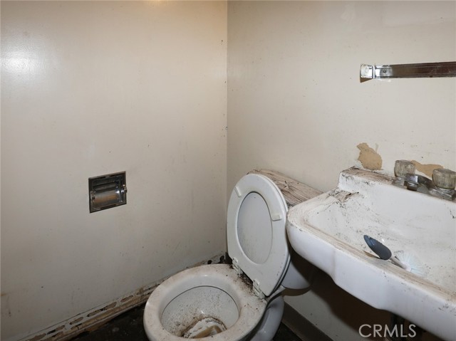 150 5th Street, Lakeport, California 95453, ,Commercial Sale,For Sale,150 5th Street,CRLC25051327