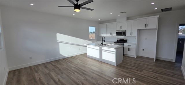 Detail Gallery Image 2 of 23 For 4705 Lakewood #2,  Lakewood,  CA 90712 - 3 Beds | 2 Baths