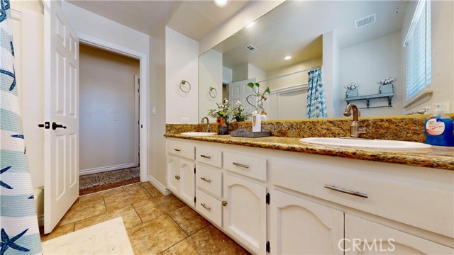 15460 Mandan Road, Apple Valley CA: https://media.crmls.org/medias/0f7007a4-85d2-4ebc-b771-9705ff551100.jpg