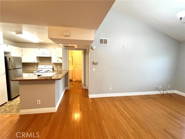 Detail Gallery Image 18 of 21 For 15000 Downey Ave #204,  Paramount,  CA 90723 - 1 Beds | 1 Baths