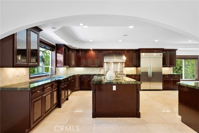 Detail Gallery Image 8 of 39 For 4818 Lemona Ave, Sherman Oaks,  CA 91403 - 5 Beds | 6 Baths