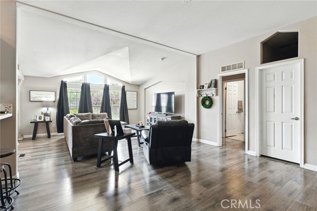 3595 Buchanan Street, Riverside CA: https://media.crmls.org/medias/0f70a754-b9aa-4ede-bb15-d4e41a555dbb.jpg