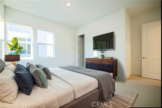 Detail Gallery Image 6 of 8 For 241 Proctor, Irvine,  CA 92618 - 4 Beds | 3 Baths