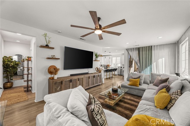 Detail Gallery Image 15 of 45 For 16164 Paddock, Chino,  CA 91708 - 3 Beds | 3/1 Baths