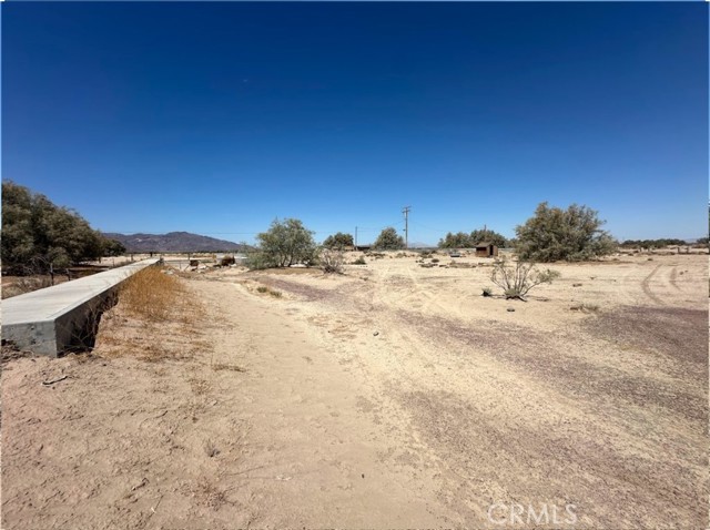 Detail Gallery Image 6 of 9 For 30453 Berry Rd, Newberry Springs,  CA 92365 - 2 Beds | 1 Baths