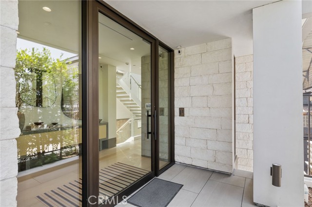 716 The Strand, Manhattan Beach CA: https://media.crmls.org/medias/0f70e058-d8c5-4bdf-9a3d-f196b755a0f0.jpg