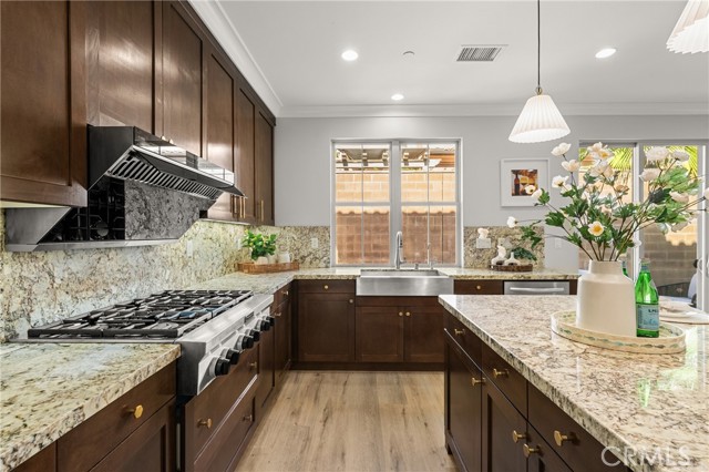 Detail Gallery Image 10 of 47 For 55 Parkdale, Irvine,  CA 92620 - 4 Beds | 4 Baths