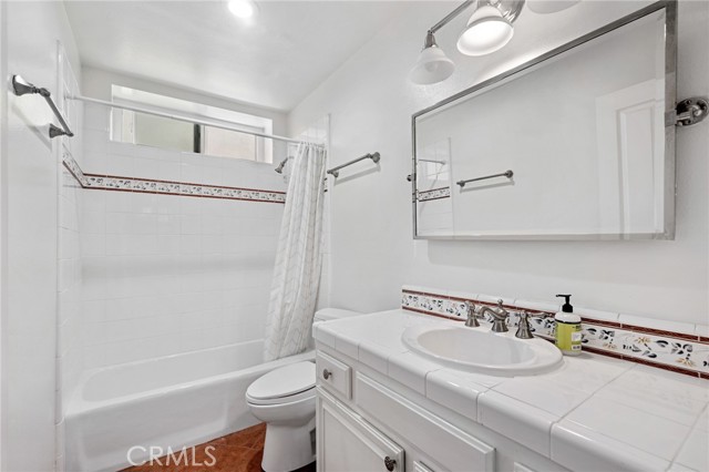202 Lucia Avenue, Redondo Beach, California 90277, 5 Bedrooms Bedrooms, ,3 BathroomsBathrooms,Residential,Sold,Lucia,SB21191520
