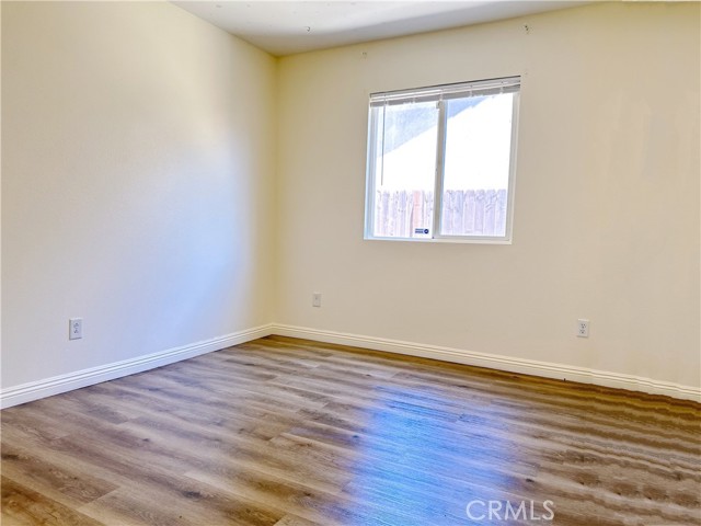 Detail Gallery Image 9 of 11 For 15060 Spring St, Fontana,  CA 92335 - 4 Beds | 2 Baths