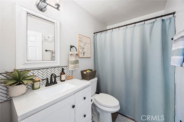 5828 Quiroz, Jurupa Valley CA: https://media.crmls.org/medias/0f723e27-052a-4e80-bf43-2945a9234a75.jpg