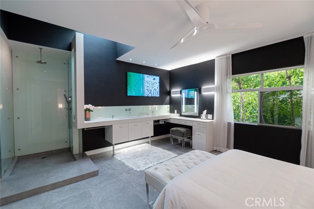 541 1st Street, Manhattan Beach, California 90266, 2 Bedrooms Bedrooms, ,2 BathroomsBathrooms,Residential,Sold,1st,SB23123581