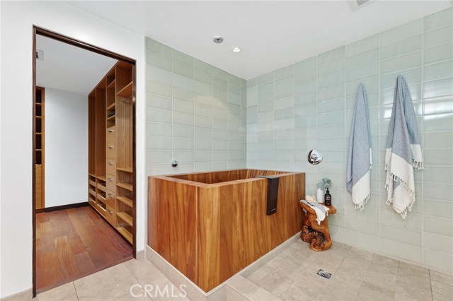 2114 Manhattan Ave, Hermosa Beach CA: https://media.crmls.org/medias/0f729489-3fdb-4a66-aa7d-fc5407b57516.jpg