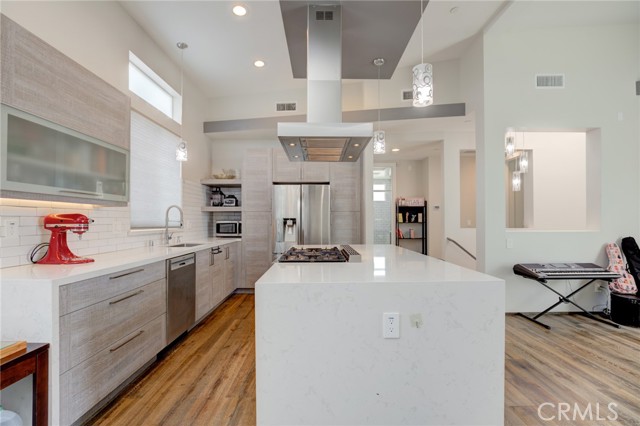 2520 Nelson Avenue, Redondo Beach, California 90278, 4 Bedrooms Bedrooms, ,3 BathroomsBathrooms,Residential,Sold,Nelson,PV21155781