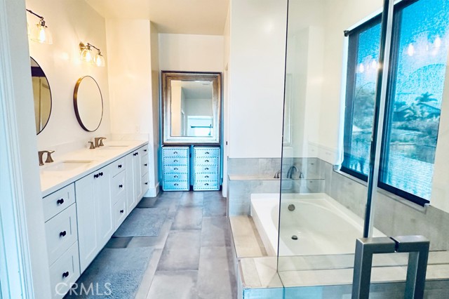 Detail Gallery Image 8 of 19 For 302 Cabrillo St, Costa Mesa,  CA 92627 - 4 Beds | 3 Baths