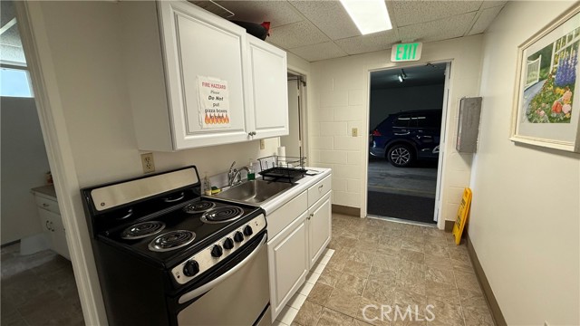 3243 San Amadeo, Laguna Woods CA: https://media.crmls.org/medias/0f73c3dd-e97b-4911-b0c3-c0f11209c77c.jpg