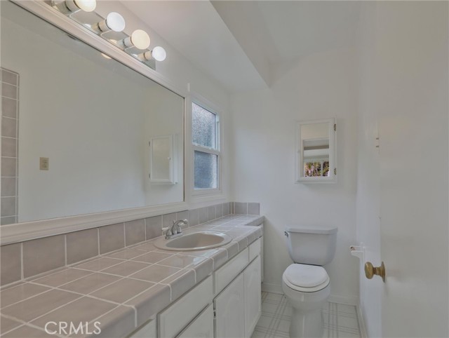 1017 Cordova Avenue, Glendale CA: https://media.crmls.org/medias/0f73f990-1ebb-4a25-b211-ba1616882821.jpg
