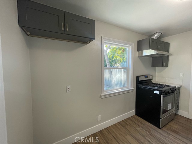 Detail Gallery Image 14 of 22 For 924 W Chestnut #1/2,  Santa Ana,  CA 92703 - 2 Beds | 1 Baths