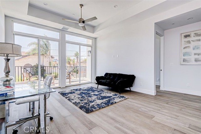 Detail Gallery Image 21 of 42 For 2321 Clark Ln a,  Redondo Beach,  CA 90278 - 4 Beds | 4/1 Baths