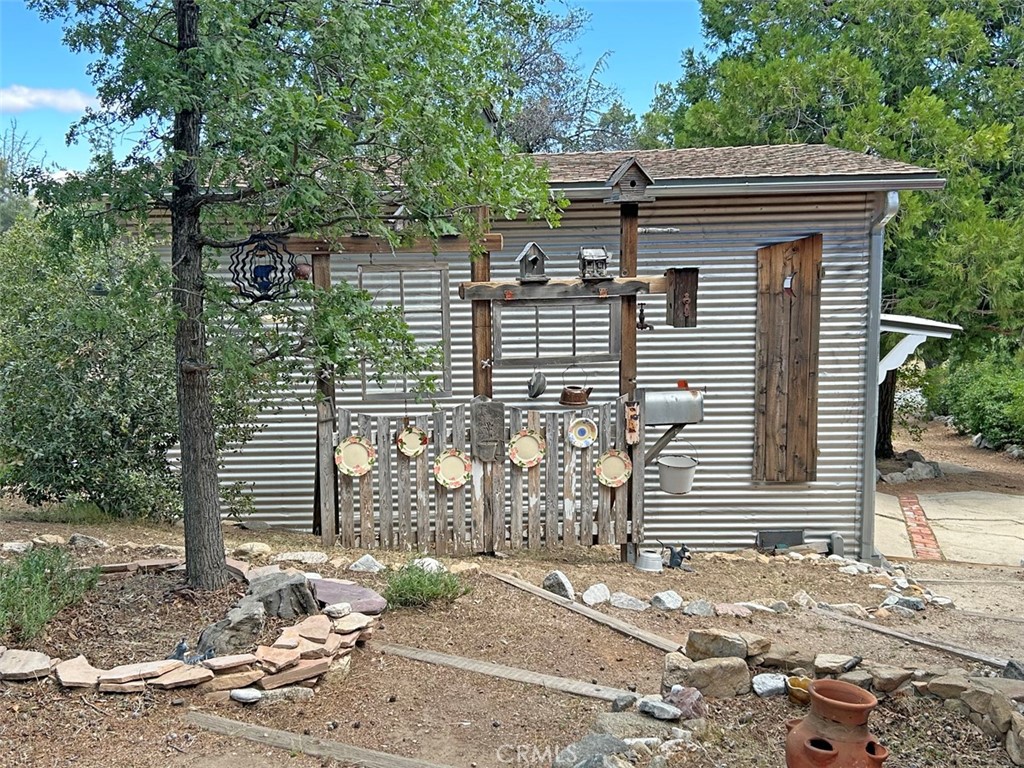 https://media.crmls.org/medias/0f751138-a175-4160-bf2f-2c1742e2b251.jpg?preset=X-Large