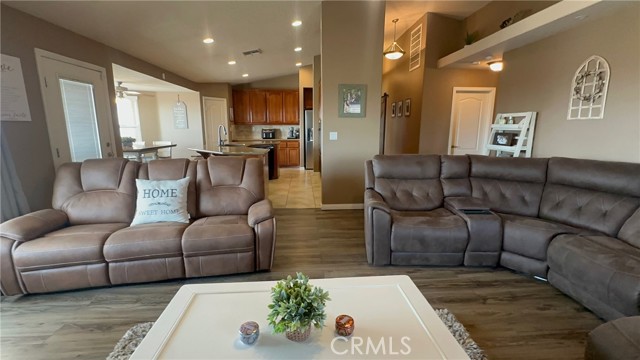 Detail Gallery Image 23 of 30 For 15454 Mustang Ave, Apple Valley,  CA 92307 - 4 Beds | 3 Baths