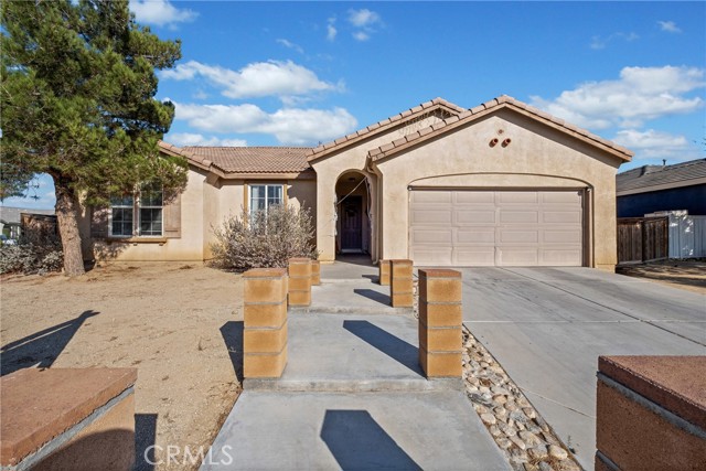 Detail Gallery Image 1 of 1 For 15645 Red Oak, Victorville,  CA 92394 - 4 Beds | 2 Baths