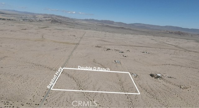 4453 Bagdad Highway, 29 Palms CA: https://media.crmls.org/medias/0f76ab20-2615-4b93-8993-3dcf59538230.jpg