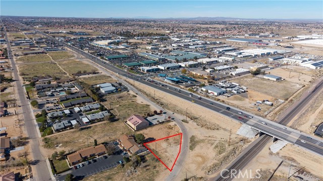 Detail Gallery Image 8 of 11 For 1 Bear Valley Outer, Hesperia,  CA 92345 - – Beds | – Baths