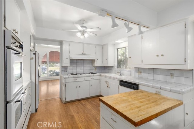 1145 S 4th Street, Alhambra CA: https://media.crmls.org/medias/0f76ff70-ba41-4c1a-8866-7ea7e114413c.jpg