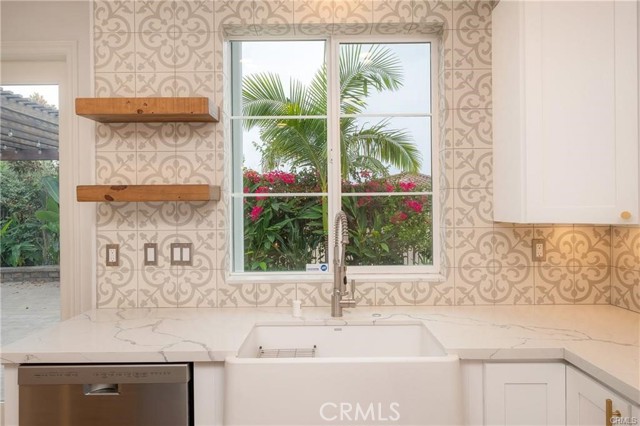 19 Via Cuenta Nueva, San Clemente CA: https://media.crmls.org/medias/0f789bcb-a3b5-4ce2-aba8-9af6175bd97d.jpg