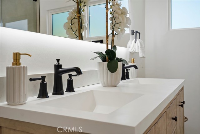 4230 Alonzo Avenue, Encino CA: https://media.crmls.org/medias/0f7a1cdb-8ce8-4a07-a8f6-00f2b1b3b634.jpg