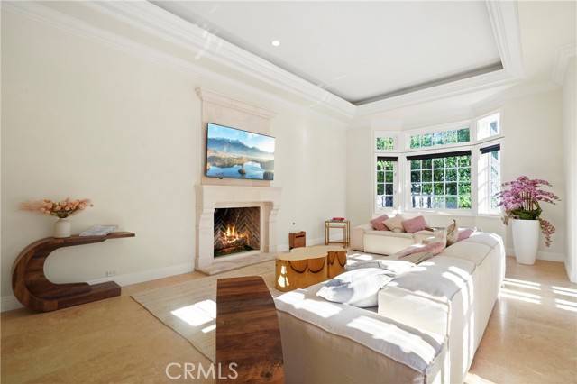 13320 Mulholland Drive, Beverly Hills CA: https://media.crmls.org/medias/0f7ae282-e849-497a-b73e-834038ed67f7.jpg