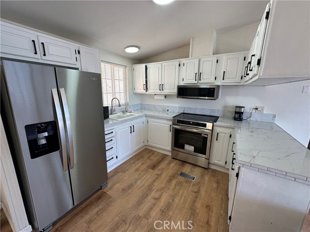 280 Henderson Drive, Clearlake Oaks CA: https://media.crmls.org/medias/0f7b3b20-23b7-4121-ba70-bed284ff6647.jpg