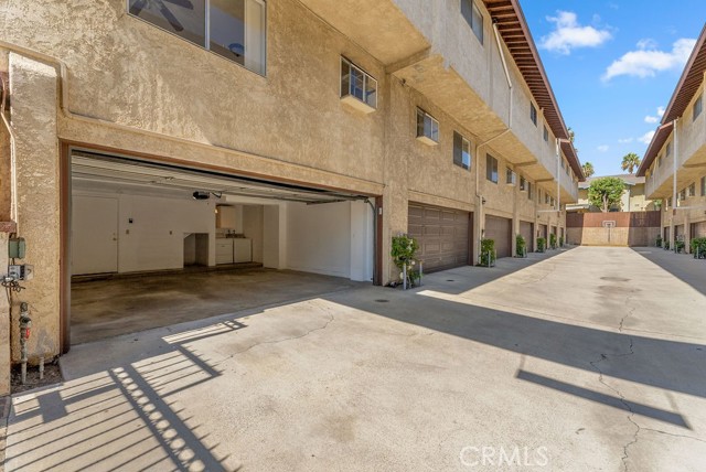 Detail Gallery Image 33 of 38 For 973 E Villa St #1,  Pasadena,  CA 91106 - 2 Beds | 1/1 Baths