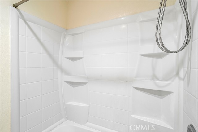 Detail Gallery Image 15 of 21 For 10520 Lakeside Dr #E,  Garden Grove,  CA 92840 - 1 Beds | 1 Baths